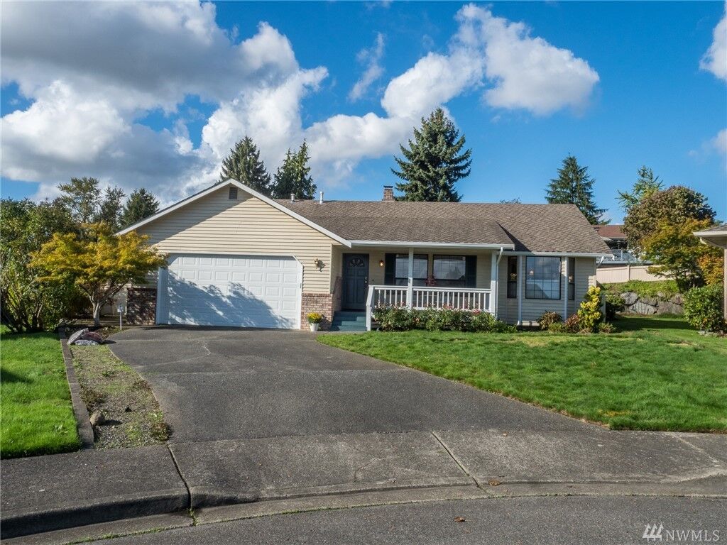 Property Photo:  1330 Suncrest Dr  WA 98290 