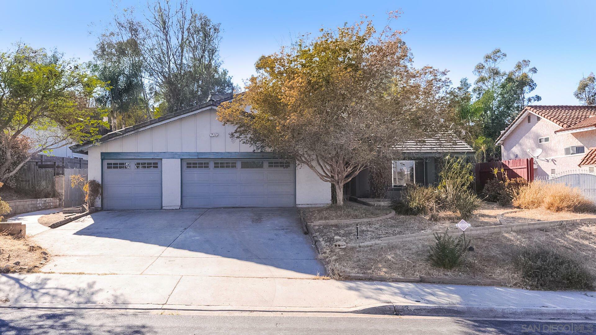 Property Photo:  1364 Pillsbury Ln  CA 92020 