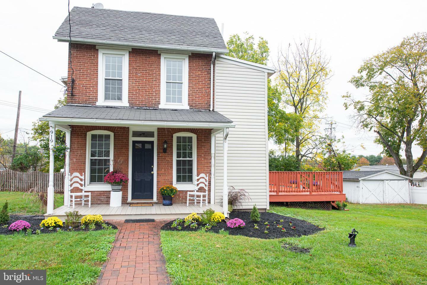Property Photo: 919 Chestnut Street PA 19468