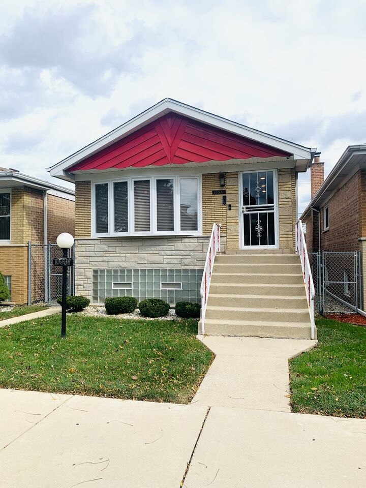 10531 South Green Street  Chicago IL 60643 photo