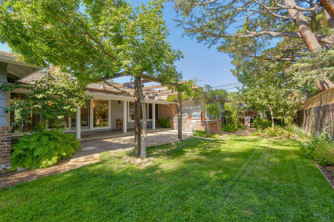 Property Photo:  77 View Street  CA 94022 