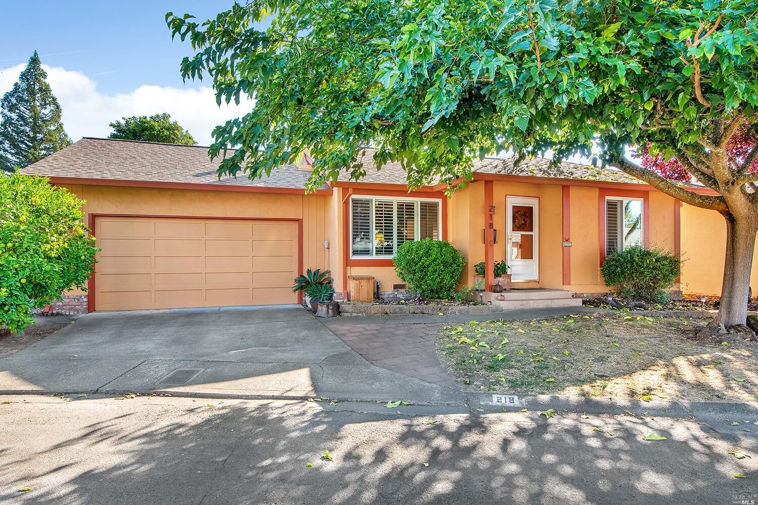 Property Photo:  218 Cottonwood Circle  CA 95448 