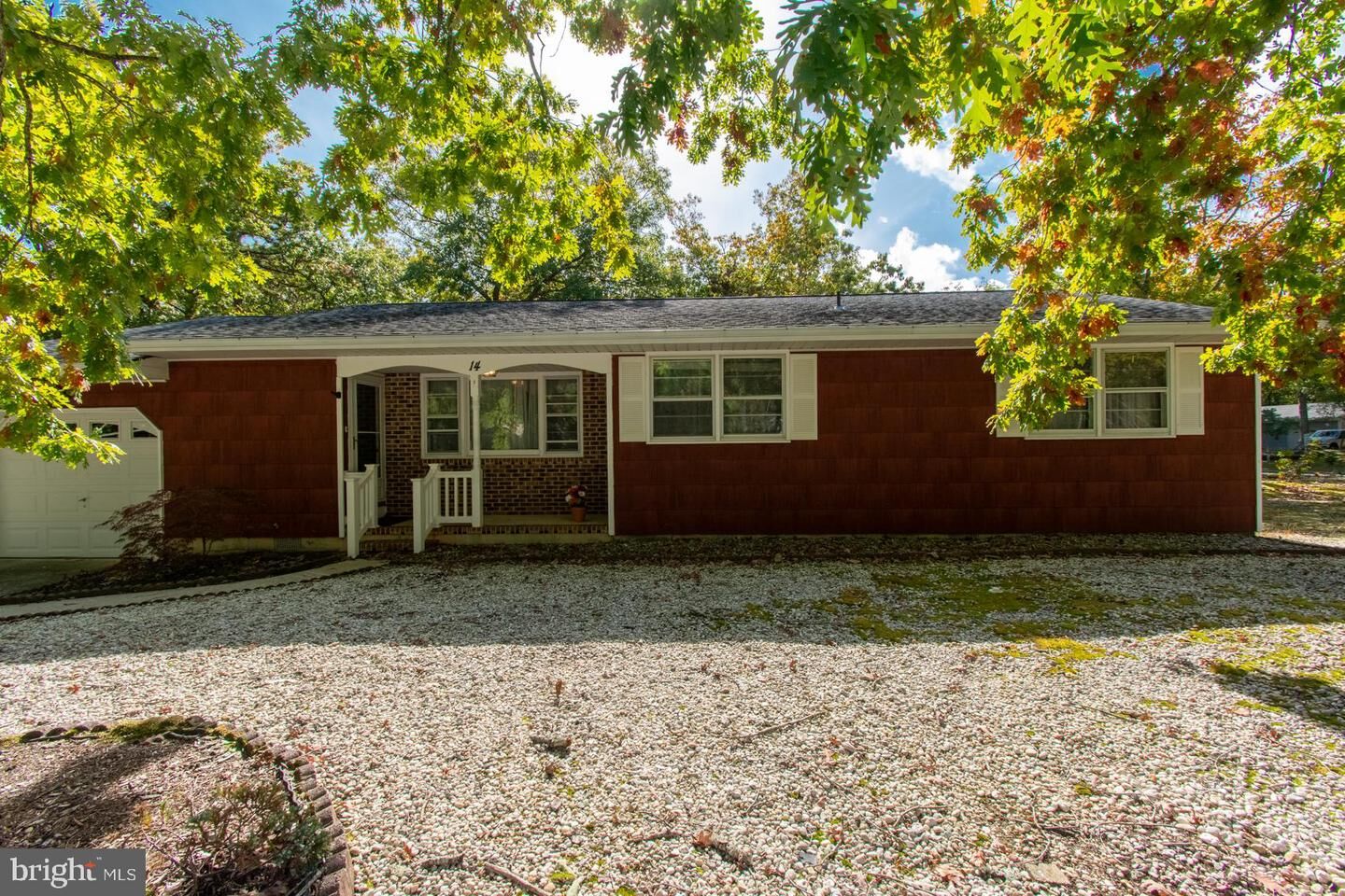 Property Photo:  14 Carteret Court  NJ 08758 