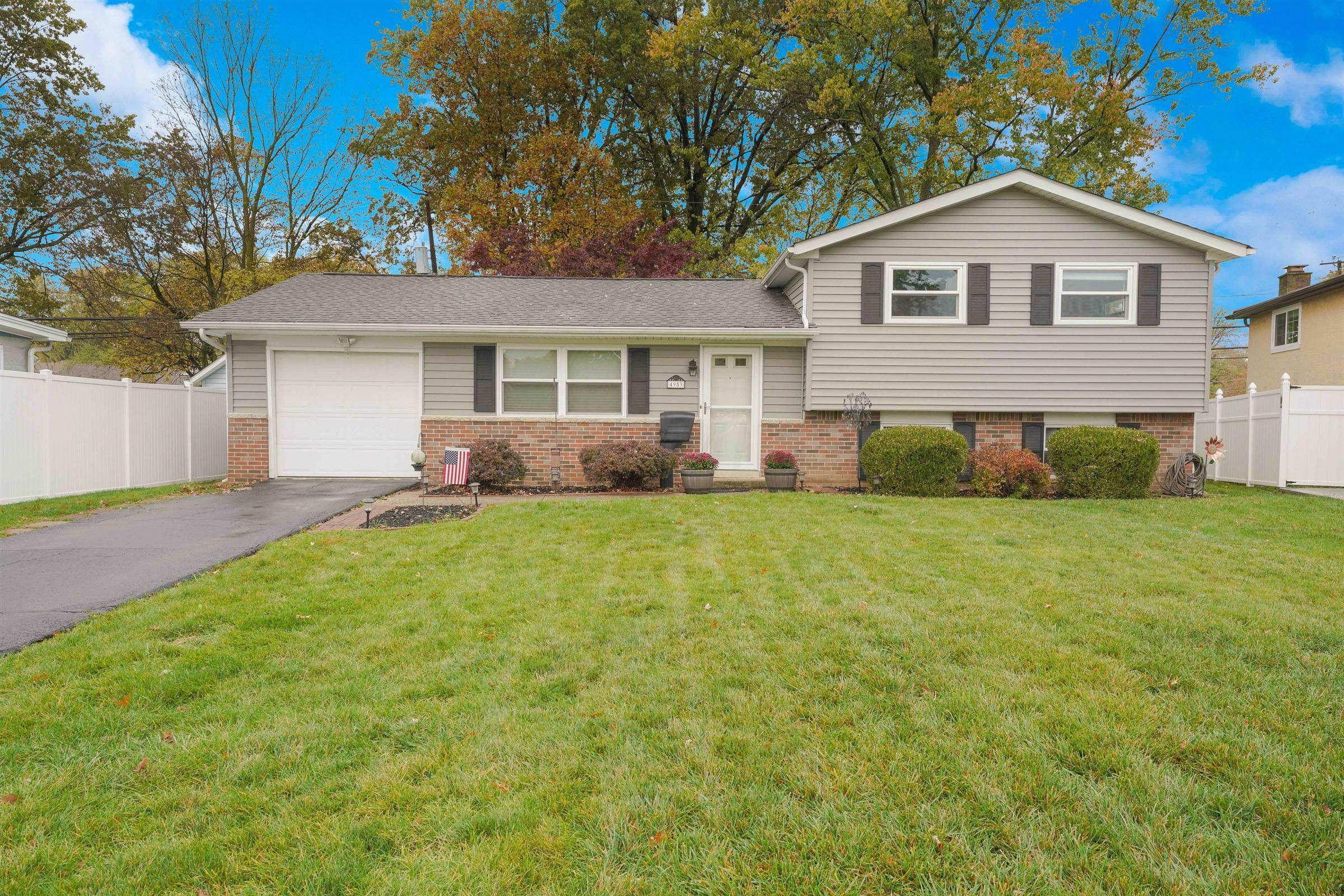 Property Photo: 4953 Brittany W Court OH 43229