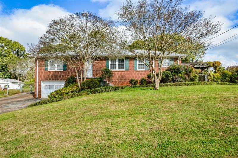 Property Photo: 686 Birchwood Lane SW GA 30060