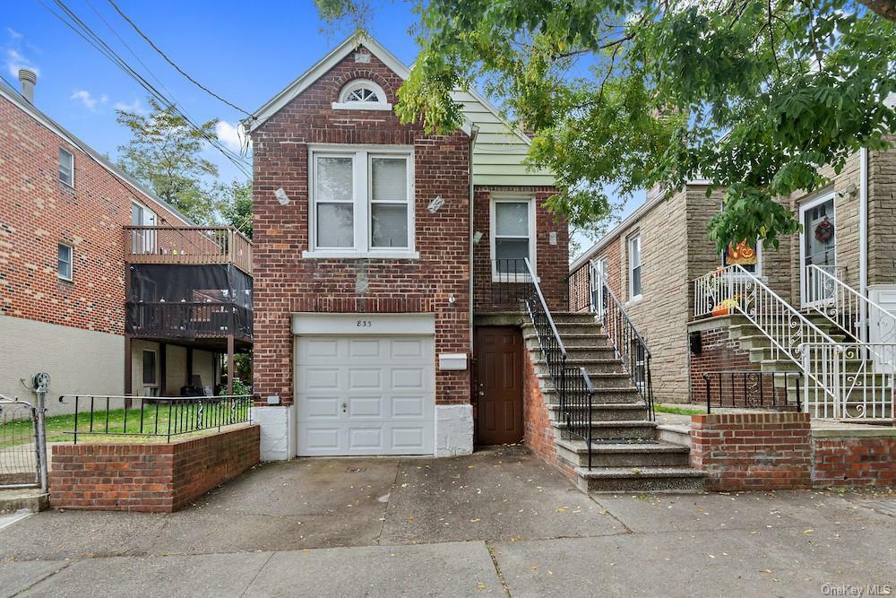 Property Photo:  833 Revere Avenue  NY 10465 