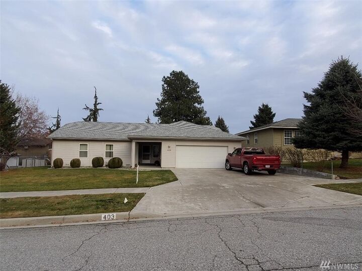 Property Photo:  403 Castlewood Place  WA 98801 