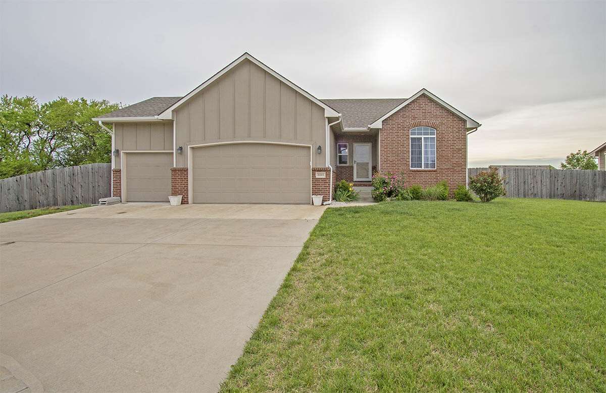 Property Photo: 3101 N Nancy Ln KS 67037