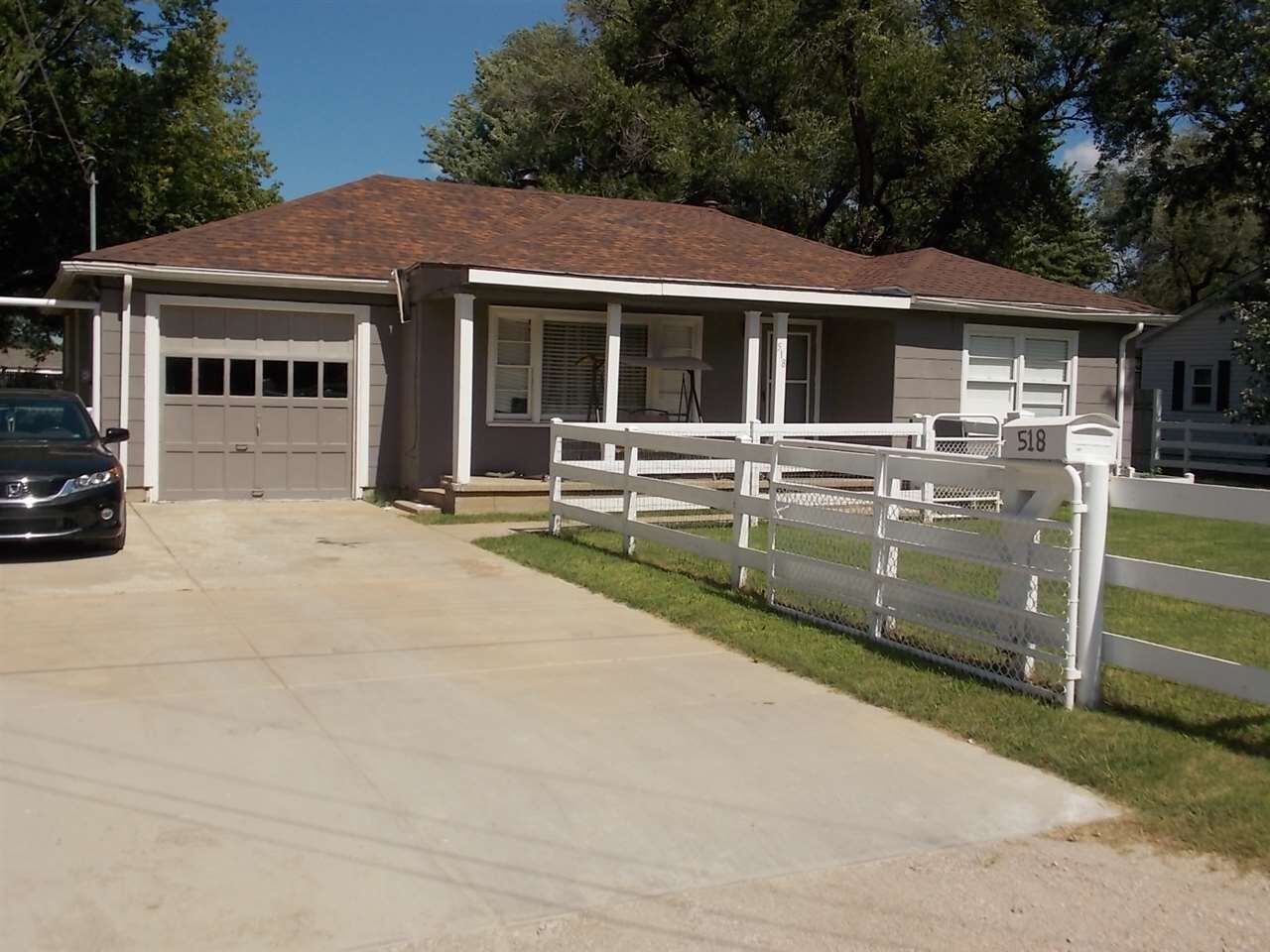 Property Photo: 518 W 35th St N KS 67204