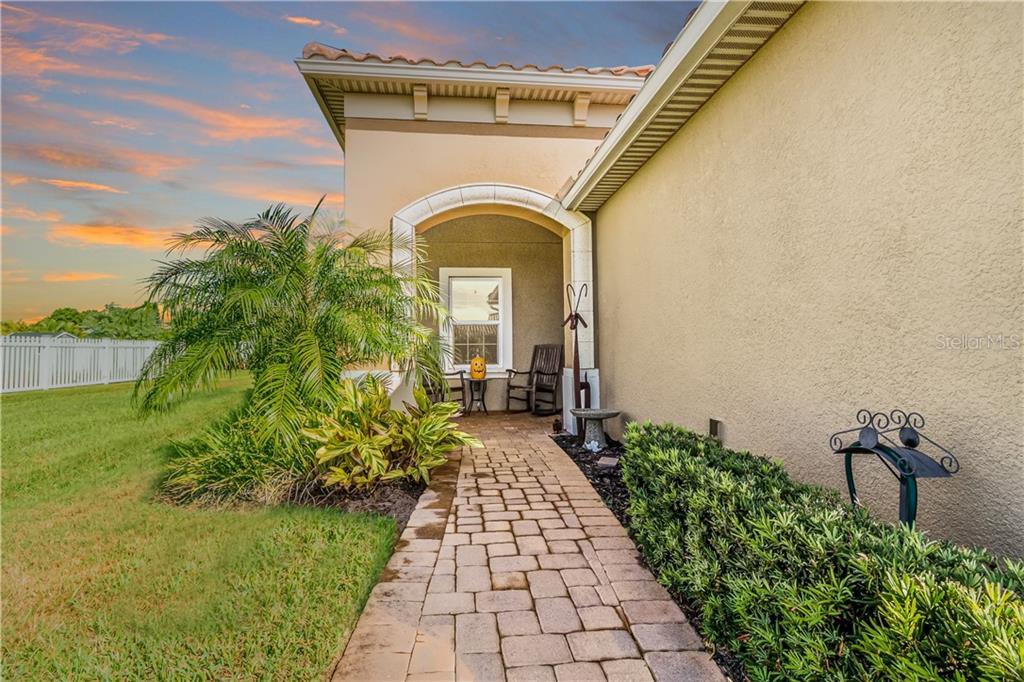 Property Photo: 7016 Playa Bella Drive FL 34209