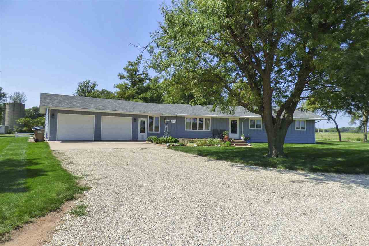 Property Photo:  4941 NE 10 St  KS 67068 