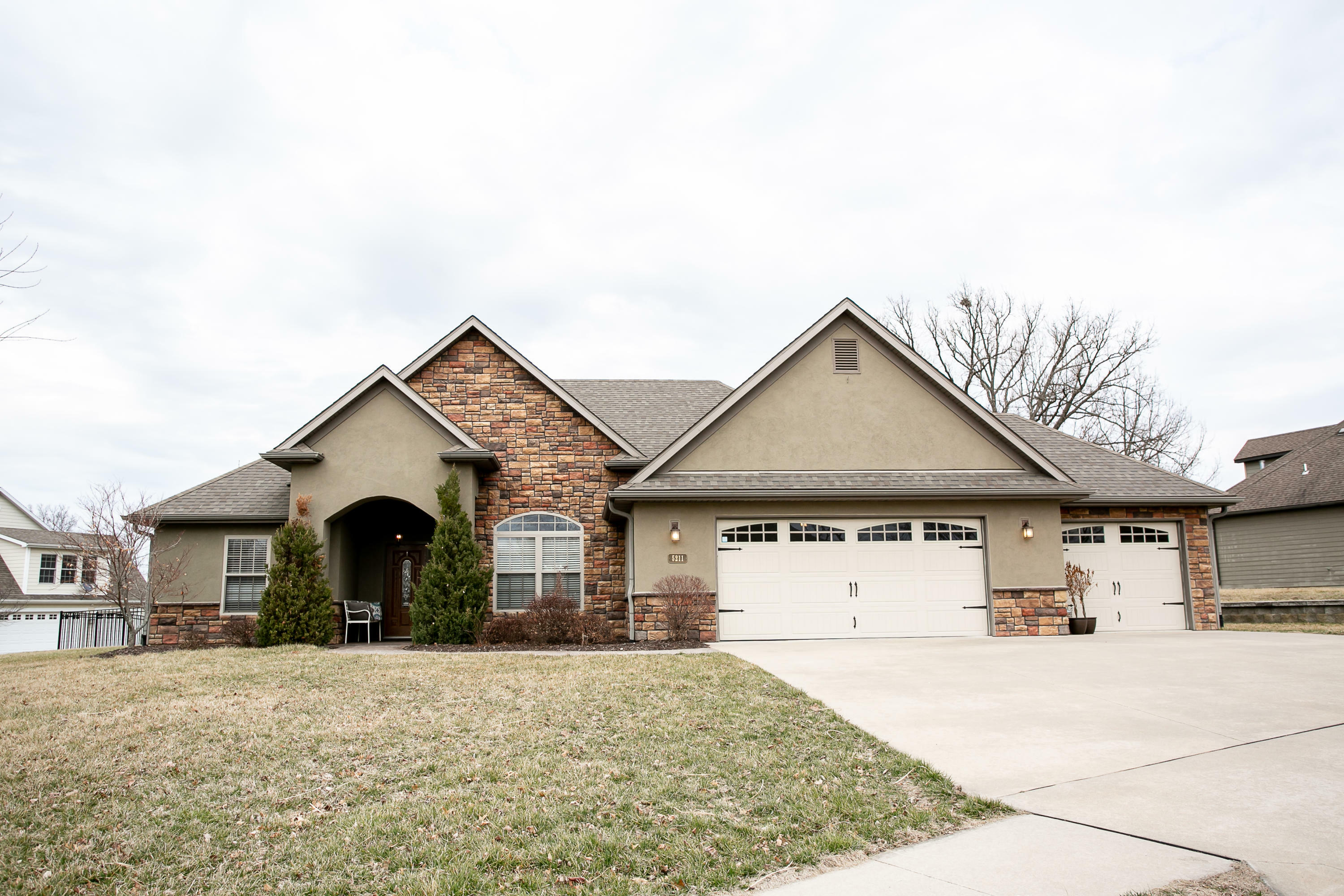 Property Photo:  5211 Thornbrook Pky  MO 65203 