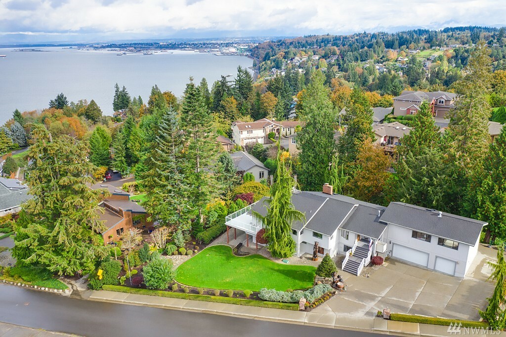 Property Photo: 4819 Harbor Lane WA 98203