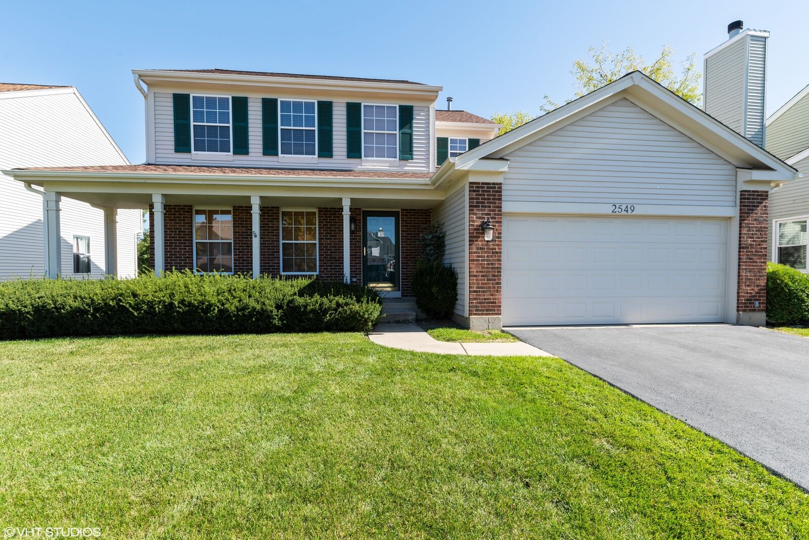 Property Photo: 2549 N Cherry Cove Lane IL 60073