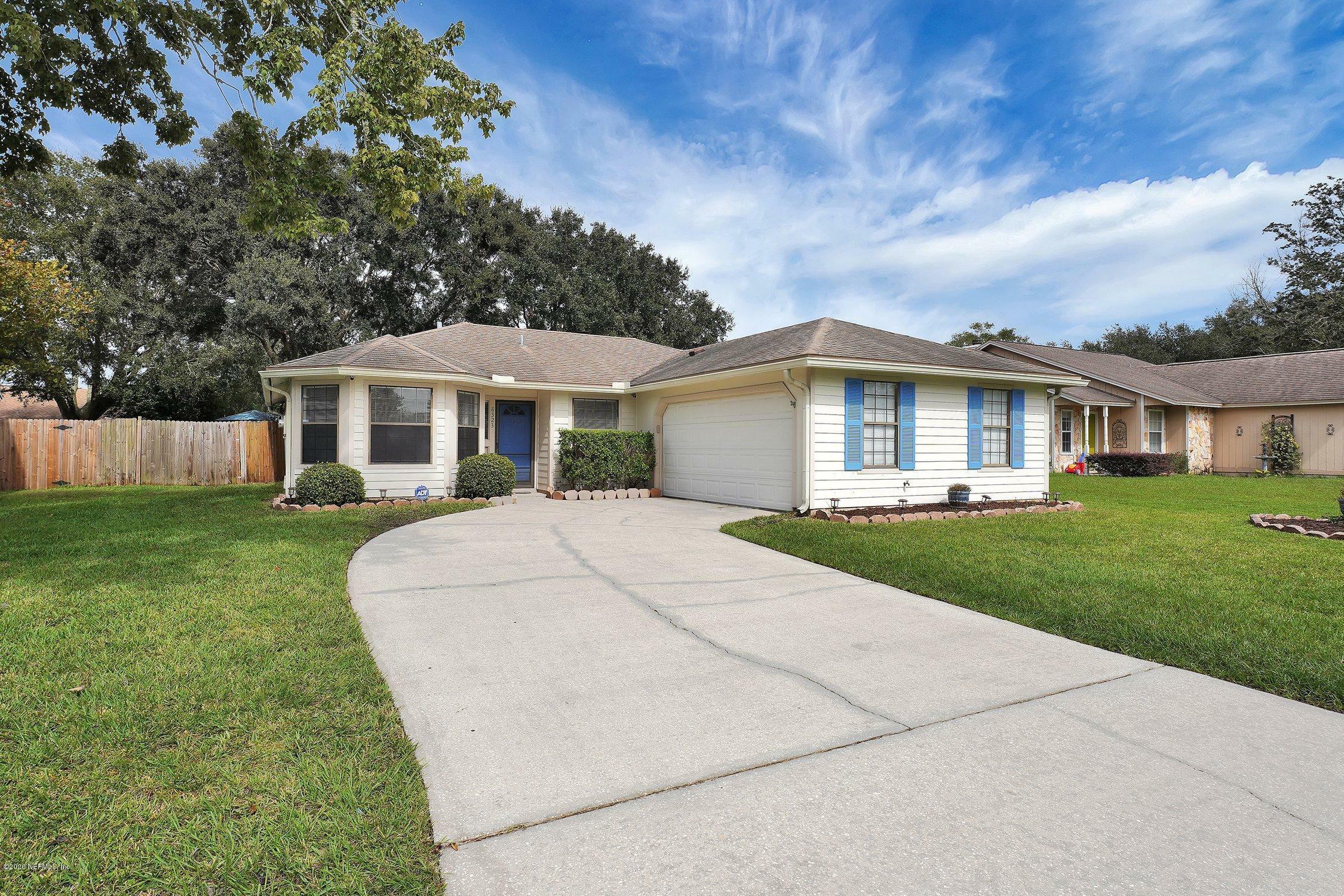 Property Photo:  8323 Rockridge Drive  FL 32244 