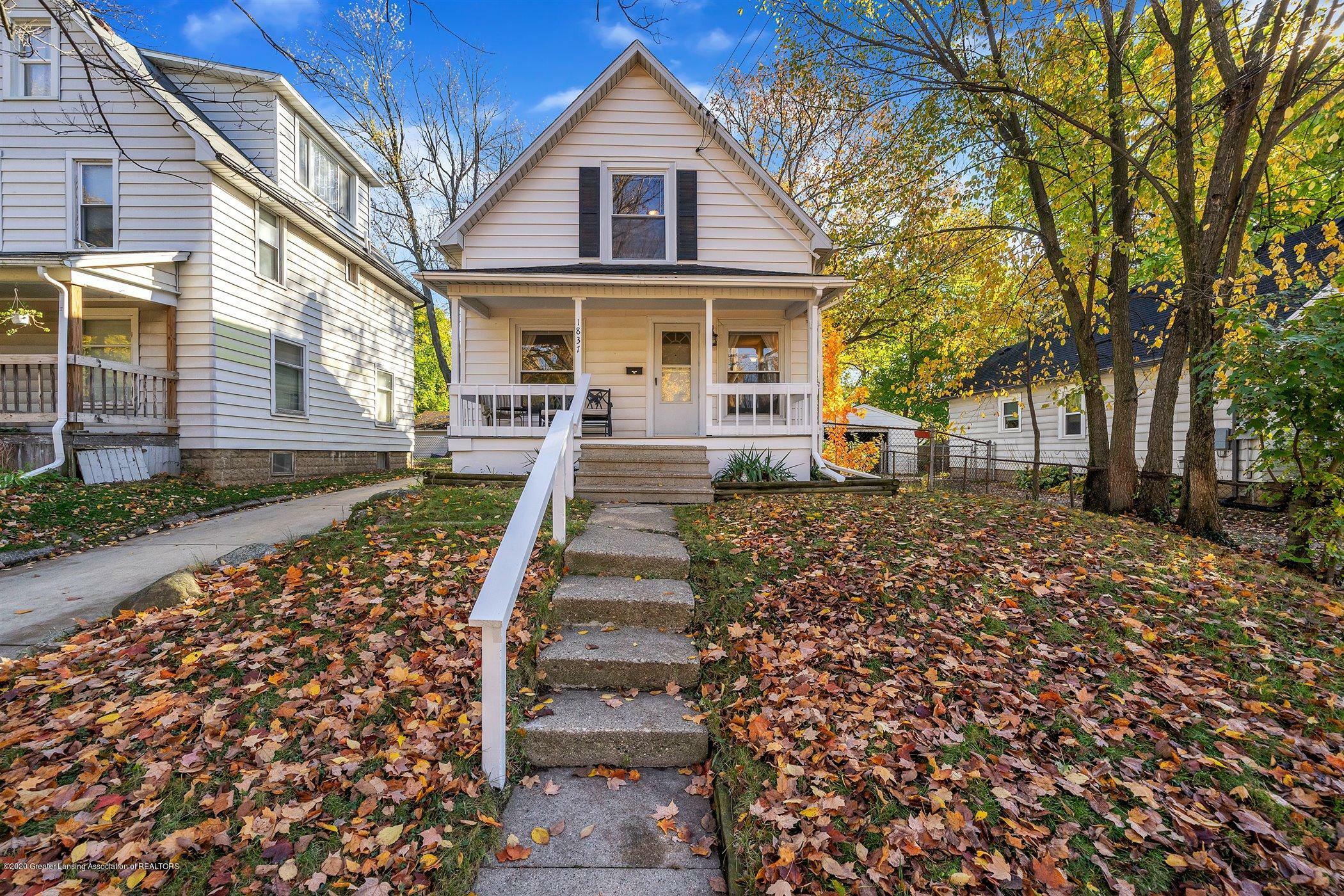 Property Photo:  1837 Bradley Avenue  MI 48910 