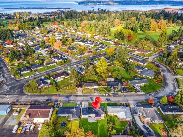 Property Photo:  607 Legion Dr  WA 98201 