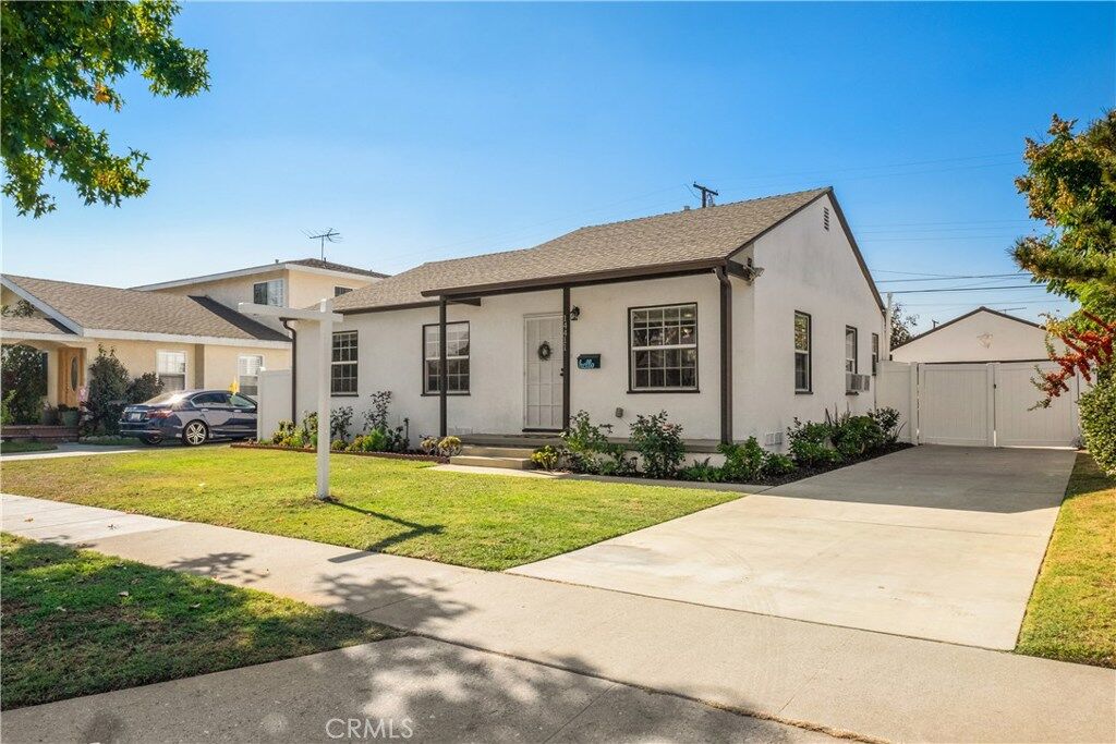 Property Photo: 14411 Gridley Road CA 90650