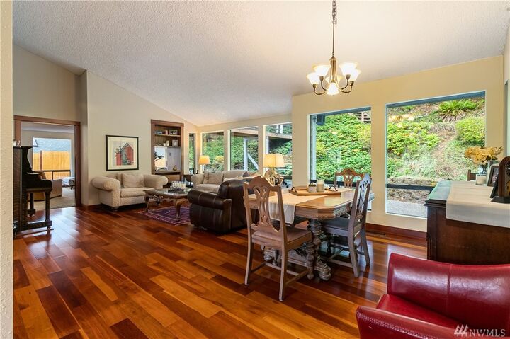 Property Photo:  1492 Oriental Ave  WA 98229 