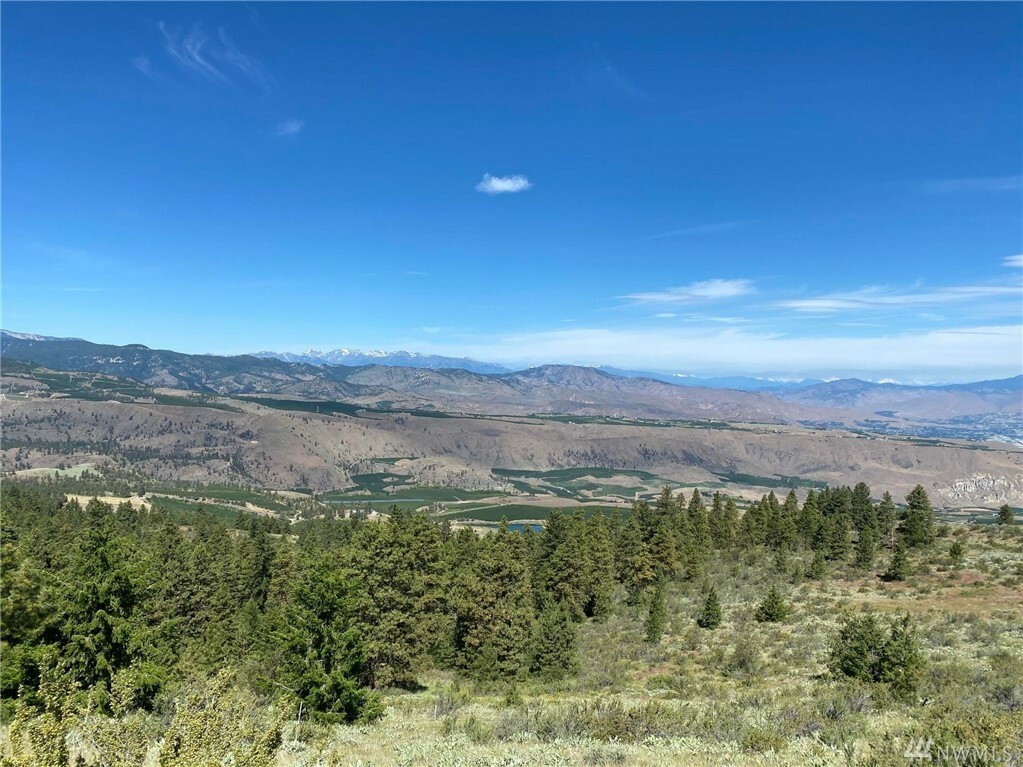 Property Photo: 6811 Jump Off Rd B,C,D WA 98828