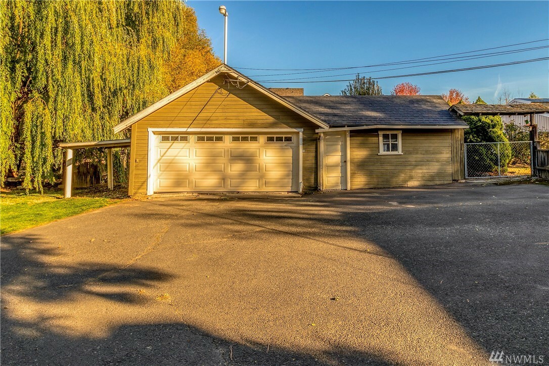 Property Photo:  2609 Cottonwood Rd  WA 99362 