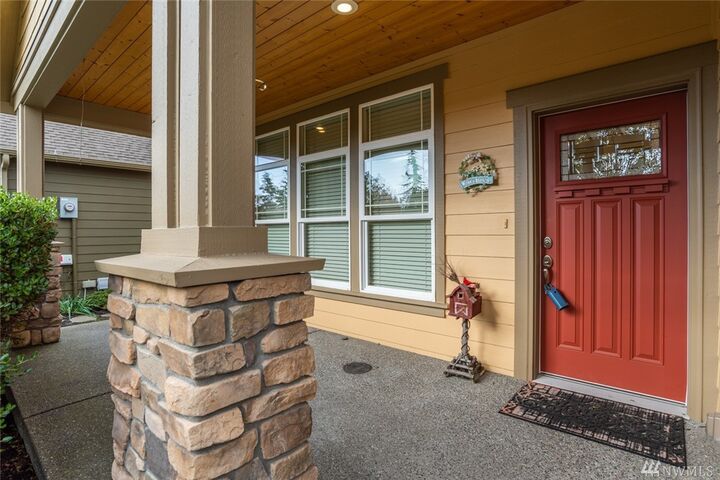 Property Photo: 2205 Noble St WA 98273