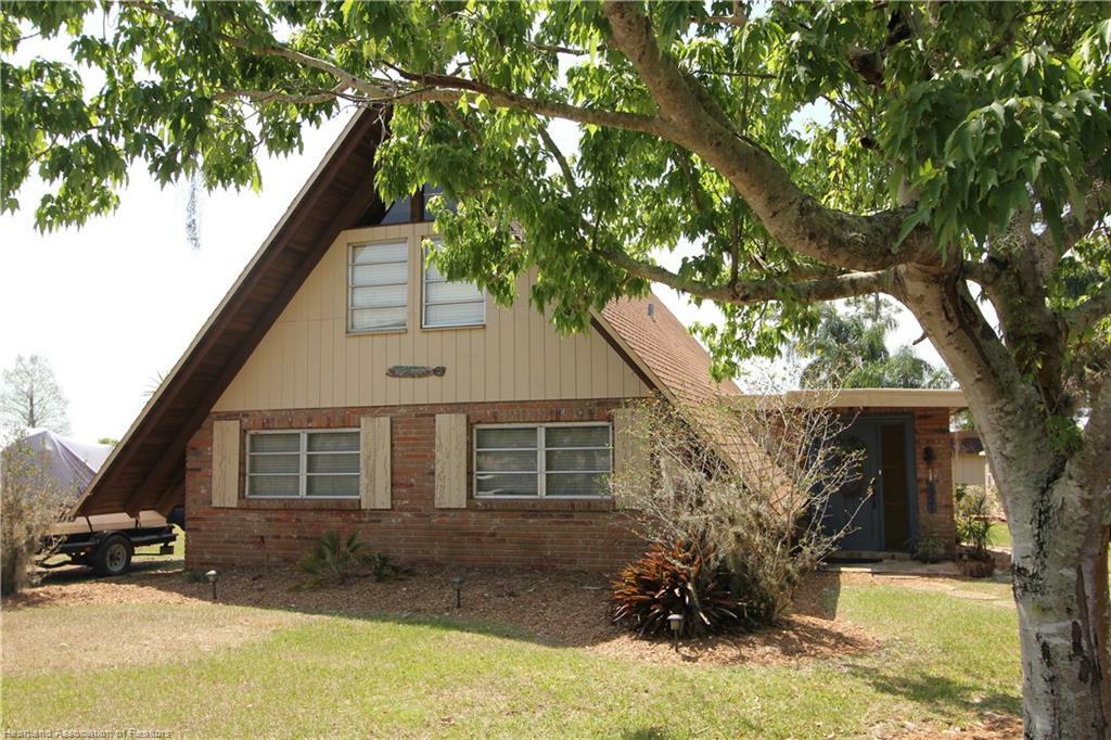 Property Photo:  1921 Manatee Drive  FL 33870 