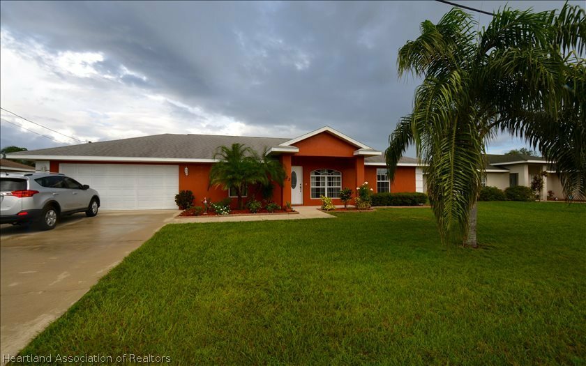 Property Photo:  5002 Manatee Drive  FL 33870 