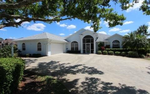 Property Photo:  5724 Angelo Circle  FL 33872 