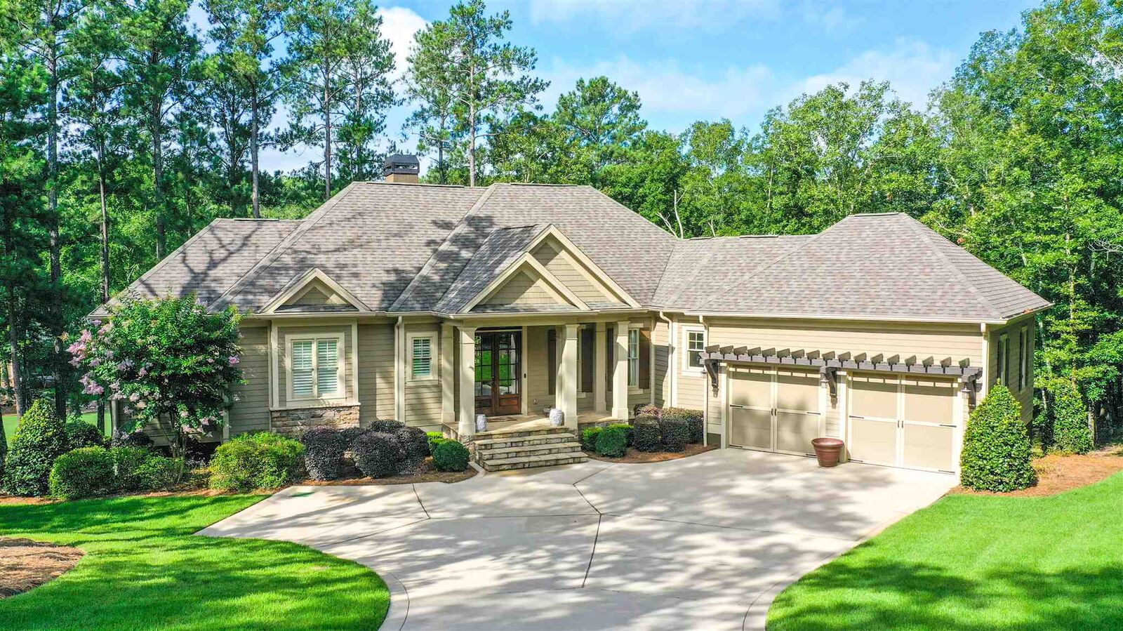 Property Photo: 1070 Pebble Hill Ln GA 30642