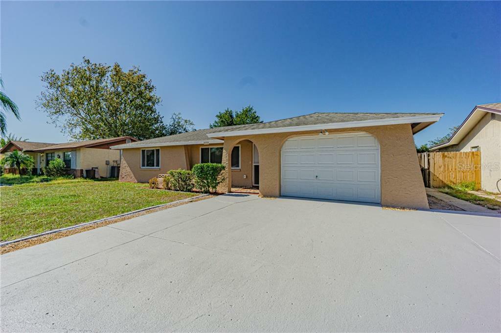 Property Photo:  8735 Sabal Way  FL 34668 