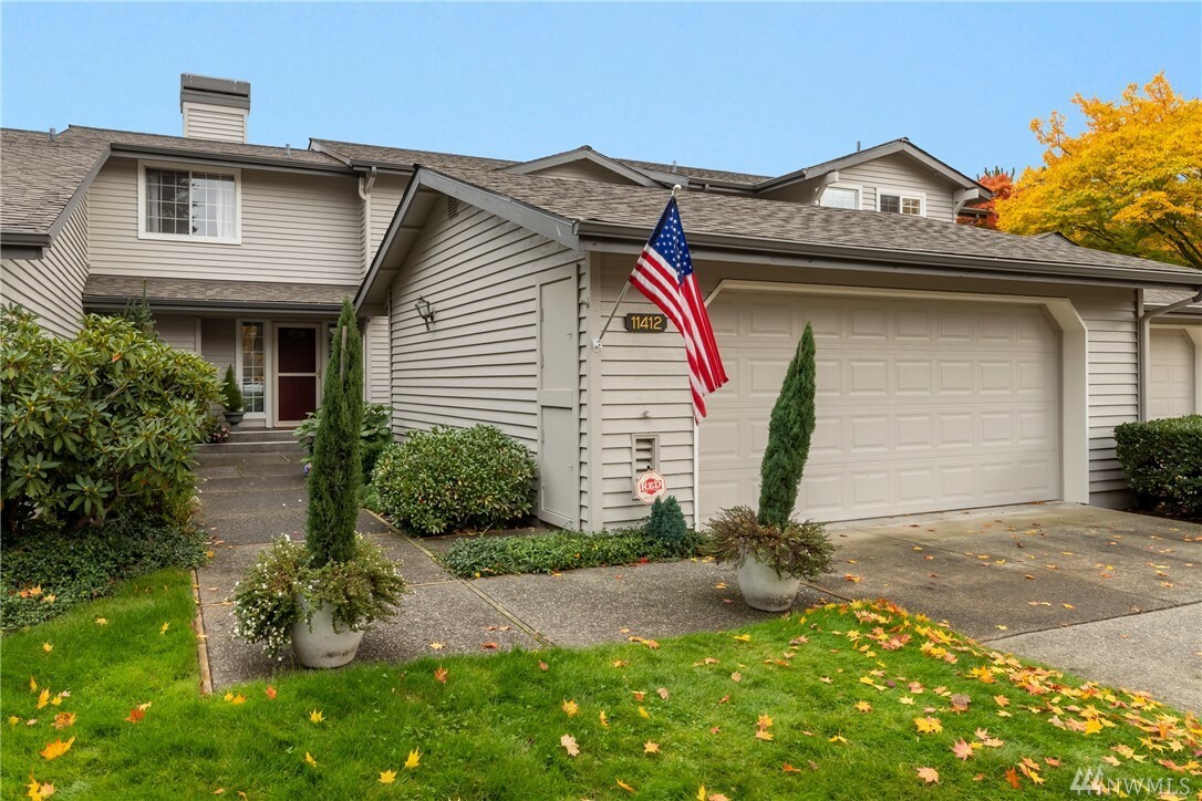 Property Photo:  11412 SE 65th St  WA 98006 