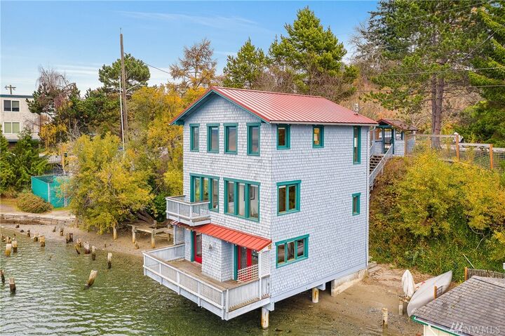 Property Photo:  5631 Seaview Ave NW  WA 98107 