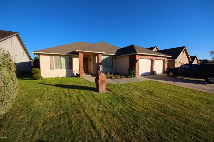 611 S 75th Ave  Yakima WA 98908 photo