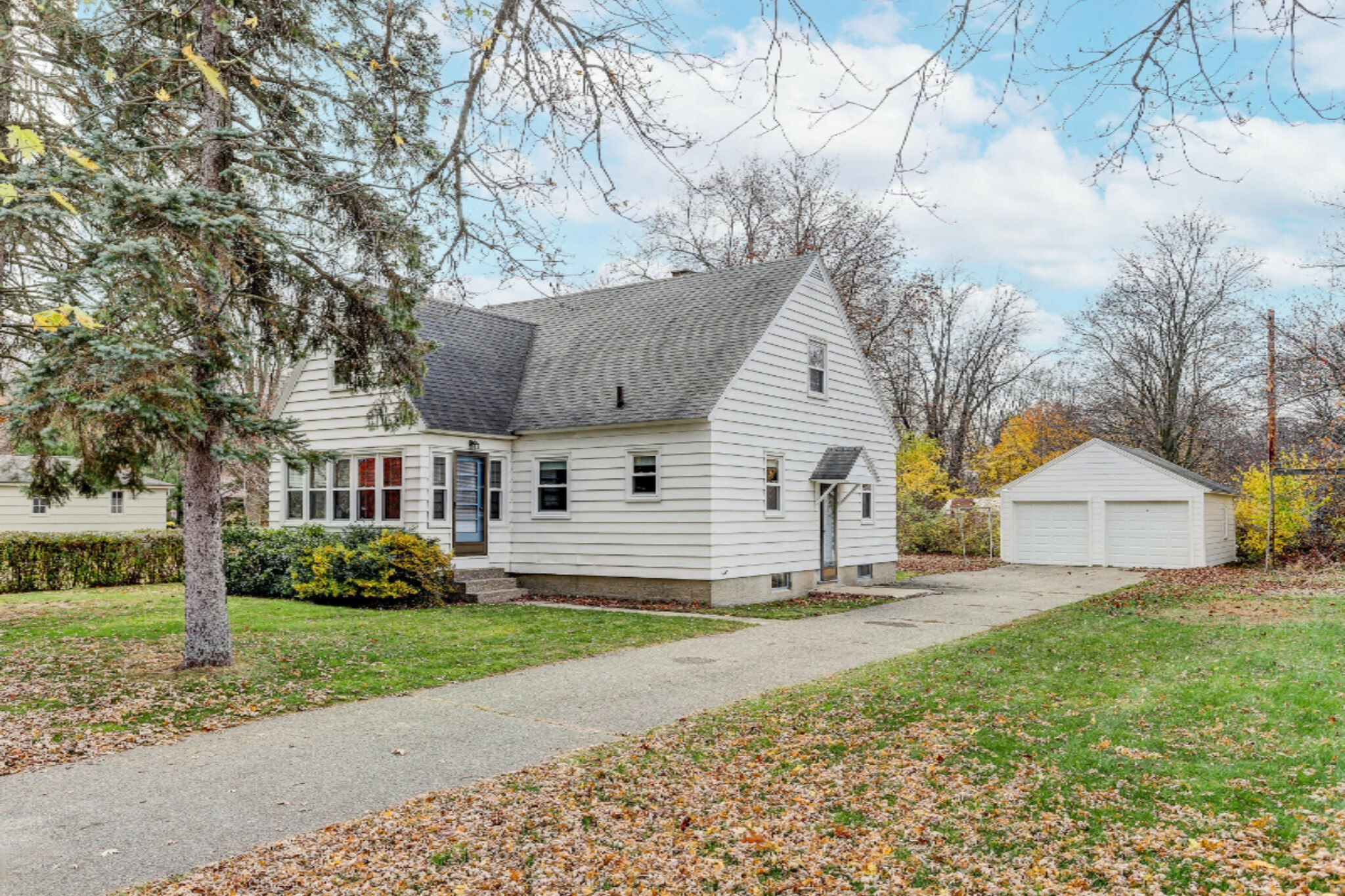 836 Pine Avenue  Holland MI 49423 photo