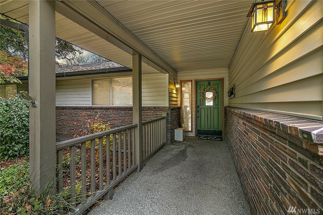 Property Photo: 711 21st Ave SW WA 98371