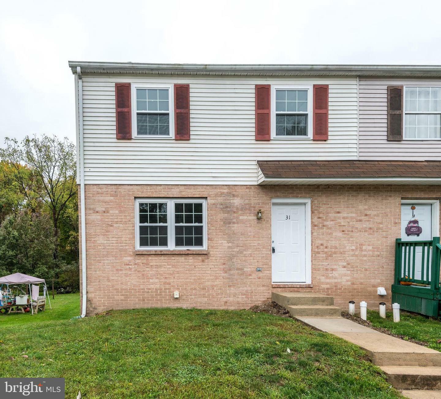 Property Photo: 31 Evelyn Lane PA 18951