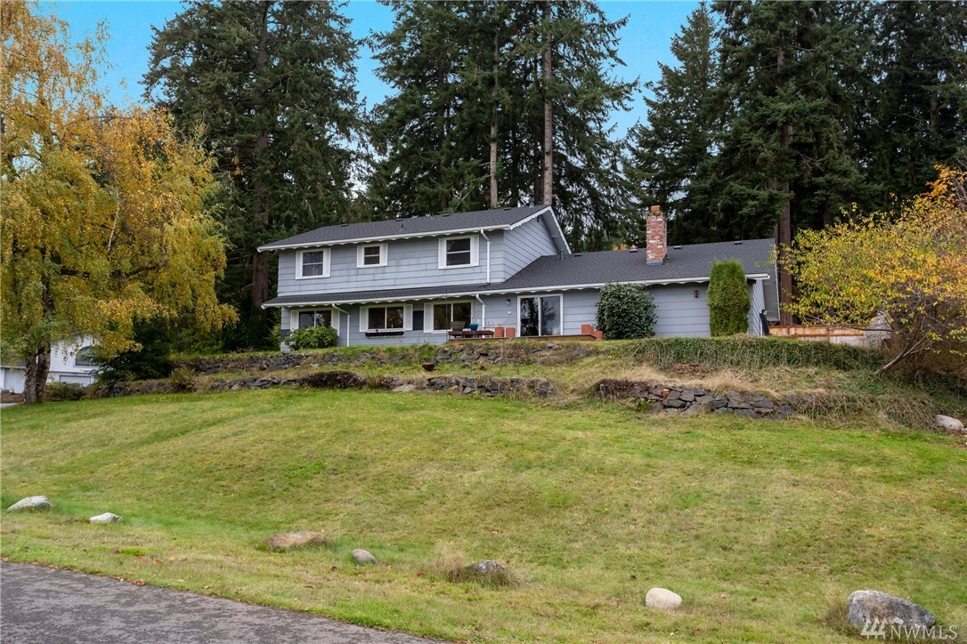 Property Photo:  14214 136th Ave E  WA 98374 