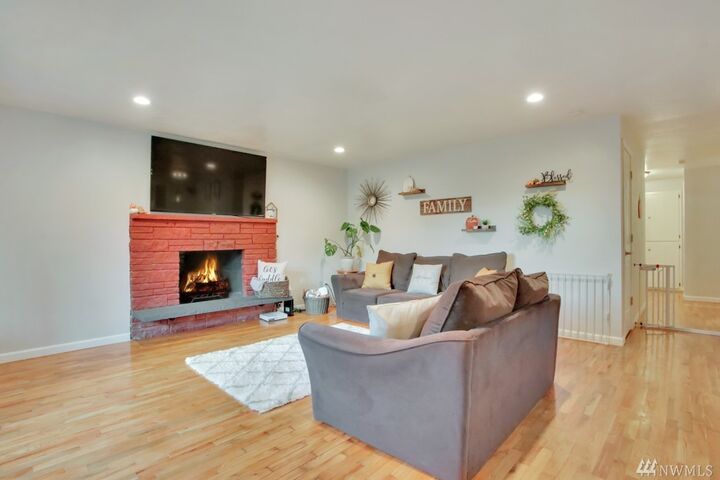 Property Photo: 7823 S Ainsworth Ave WA 98408