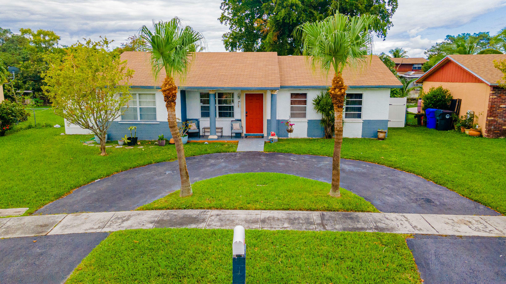 Property Photo:  707 SW 79 Avenue  FL 33068 