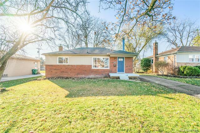 Property Photo: 31507 Chester Avenue MI 48135