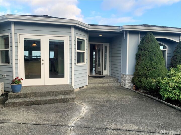 Property Photo: 6755 Viewmont Dr. Clinton WA 98236