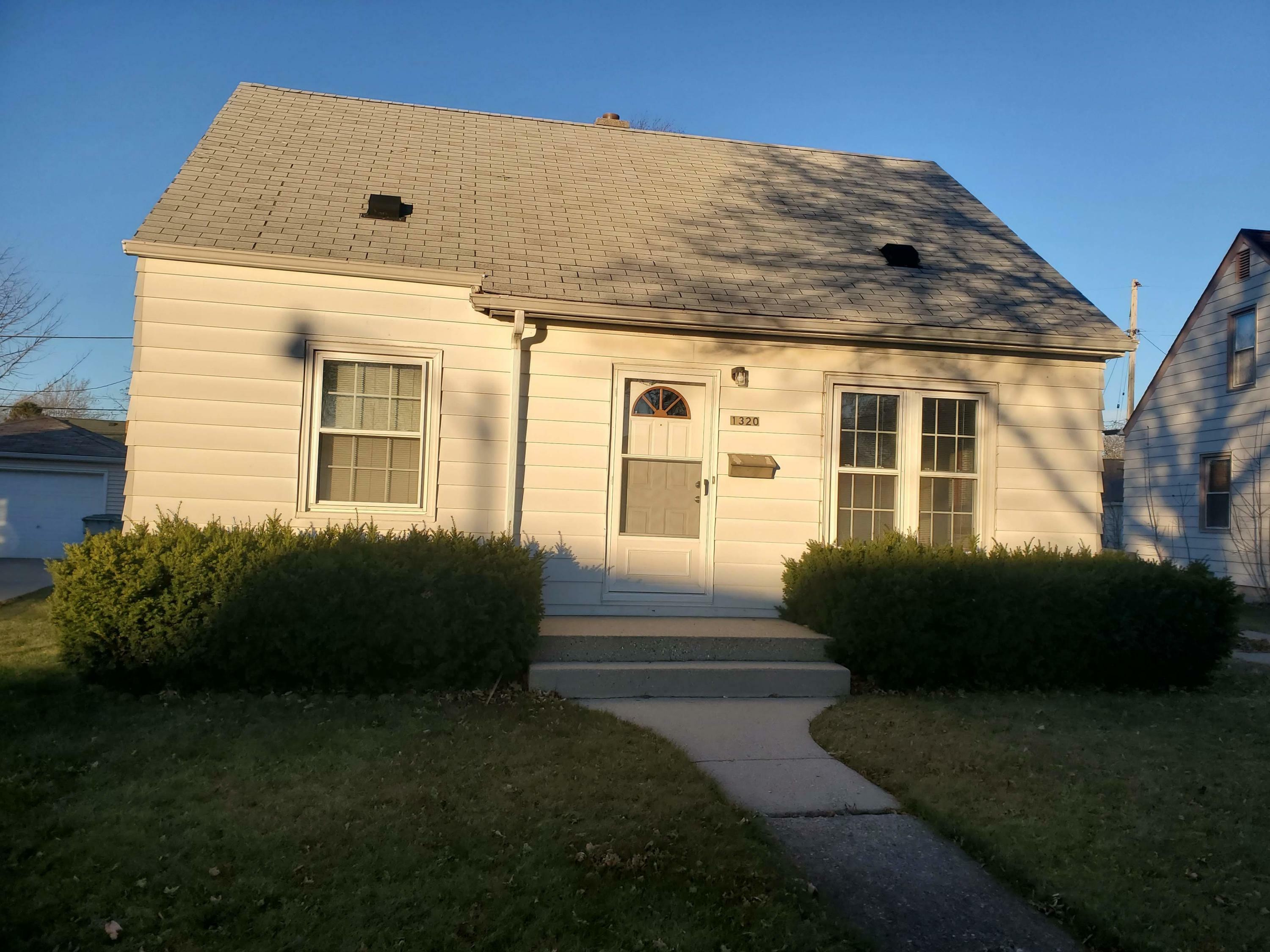 Property Photo: 1320 E Tripoli Ave WI 53207