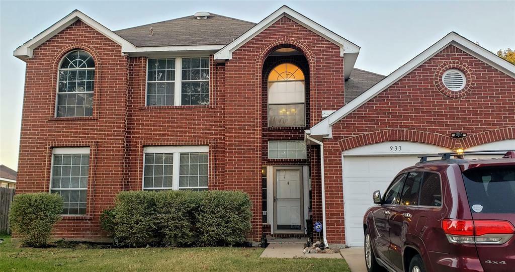 Property Photo: 933 Wintercrest Court TX 76017