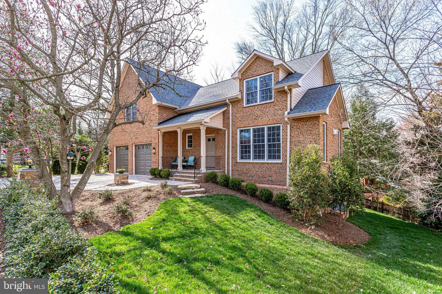 Property Photo:  2700 Beechwood Place  VA 22207 