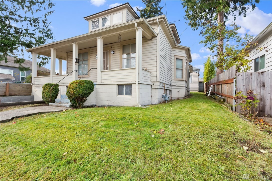 Property Photo: 903 Highland Ave WA 98337