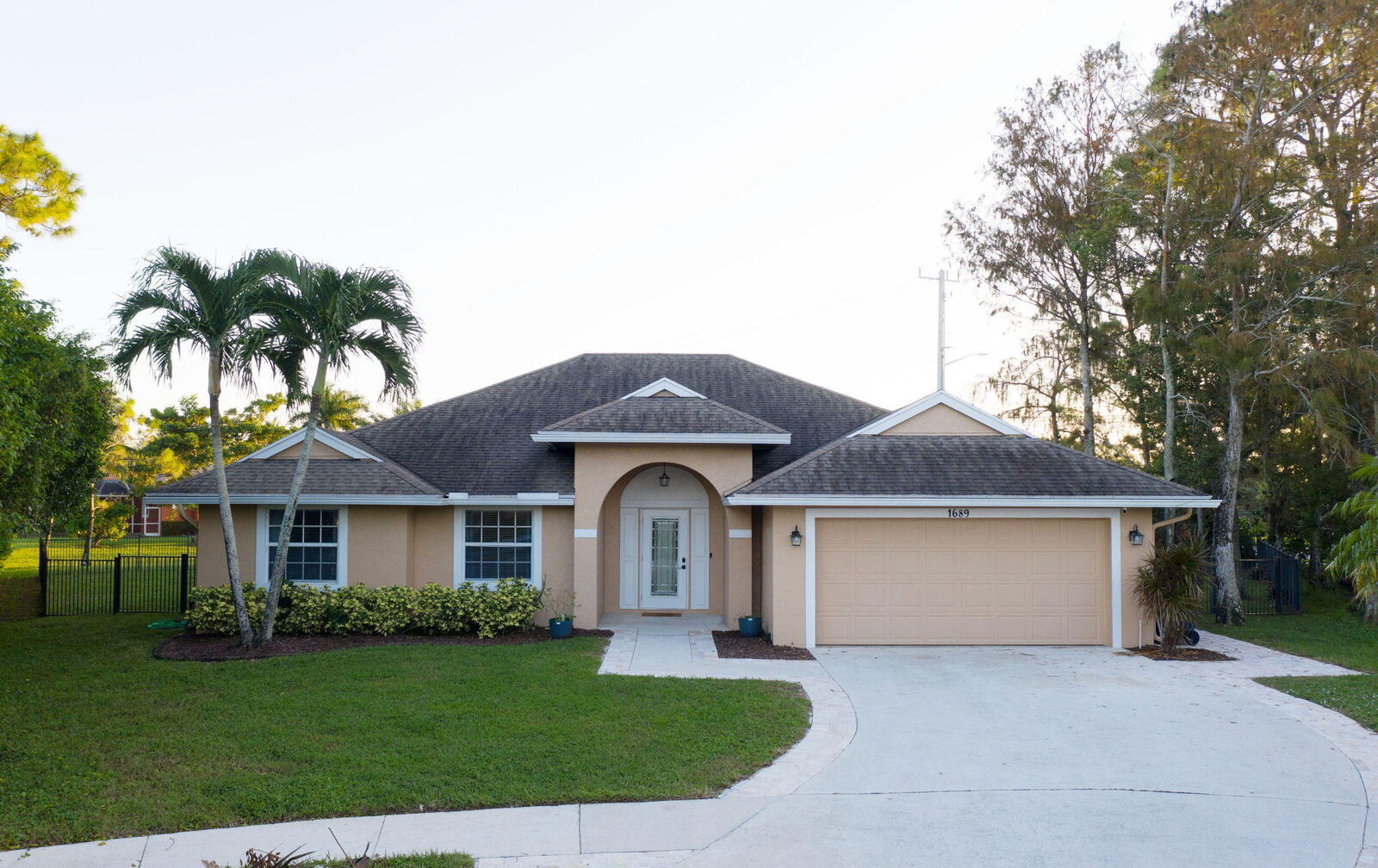 Property Photo:  1689 Hull Court  FL 33414 