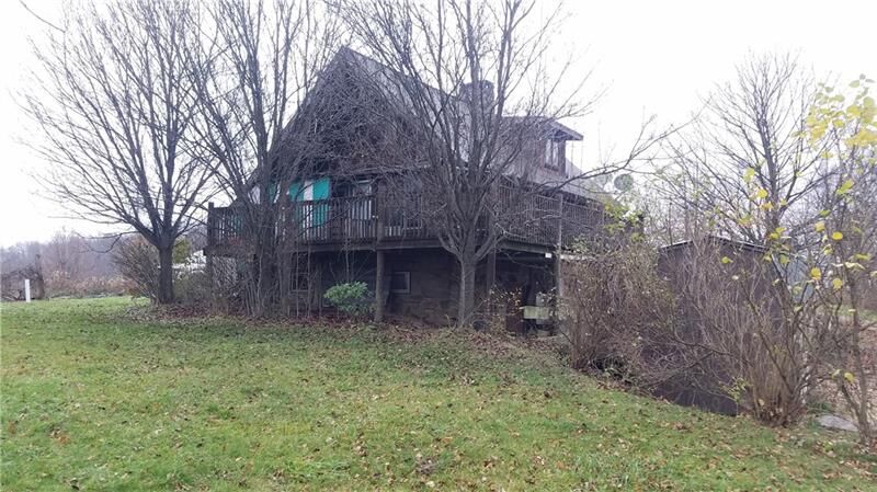 Property Photo: 742 Shady Oak Ln PA 15065