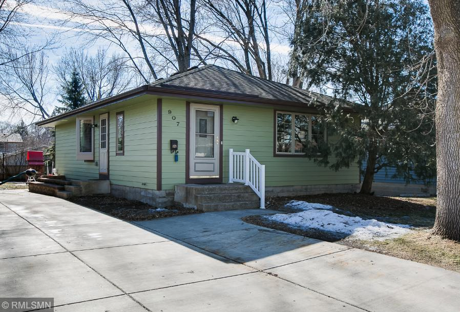 Property Photo:  907 3rd Street W  MN 55033 
