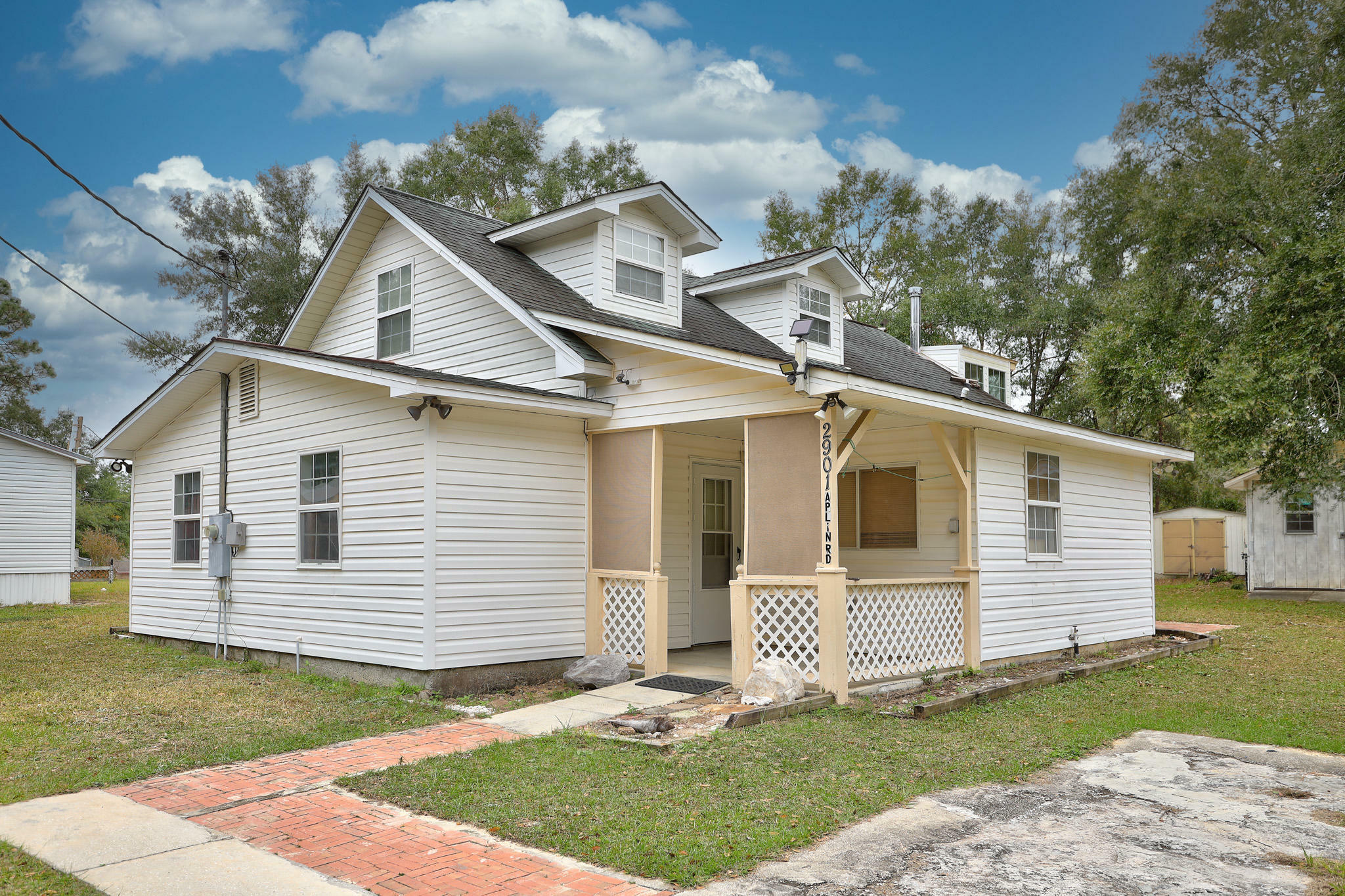 Property Photo:  2901 Aplin Road  FL 32539 